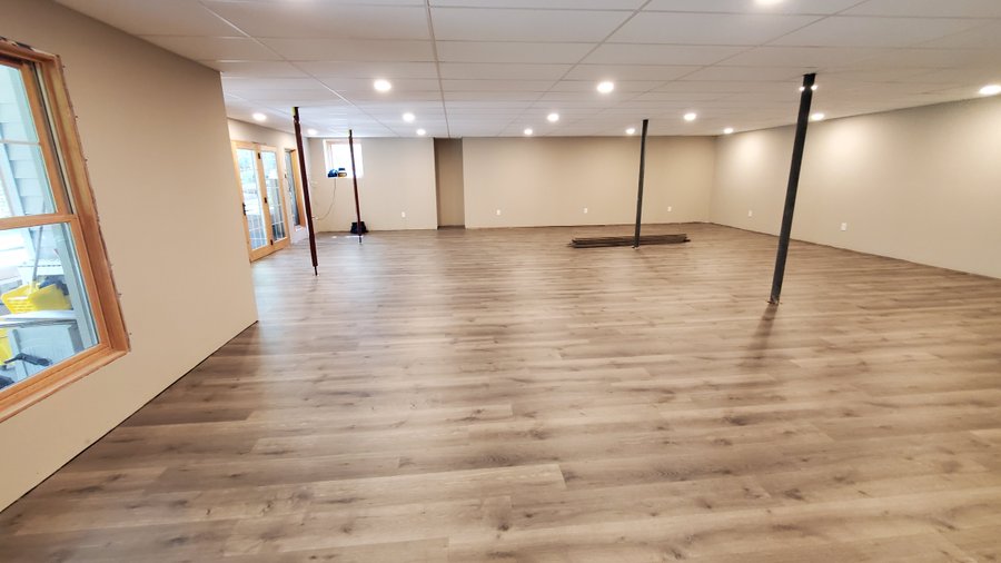 Laminate install with environ flex roll in basement (4)