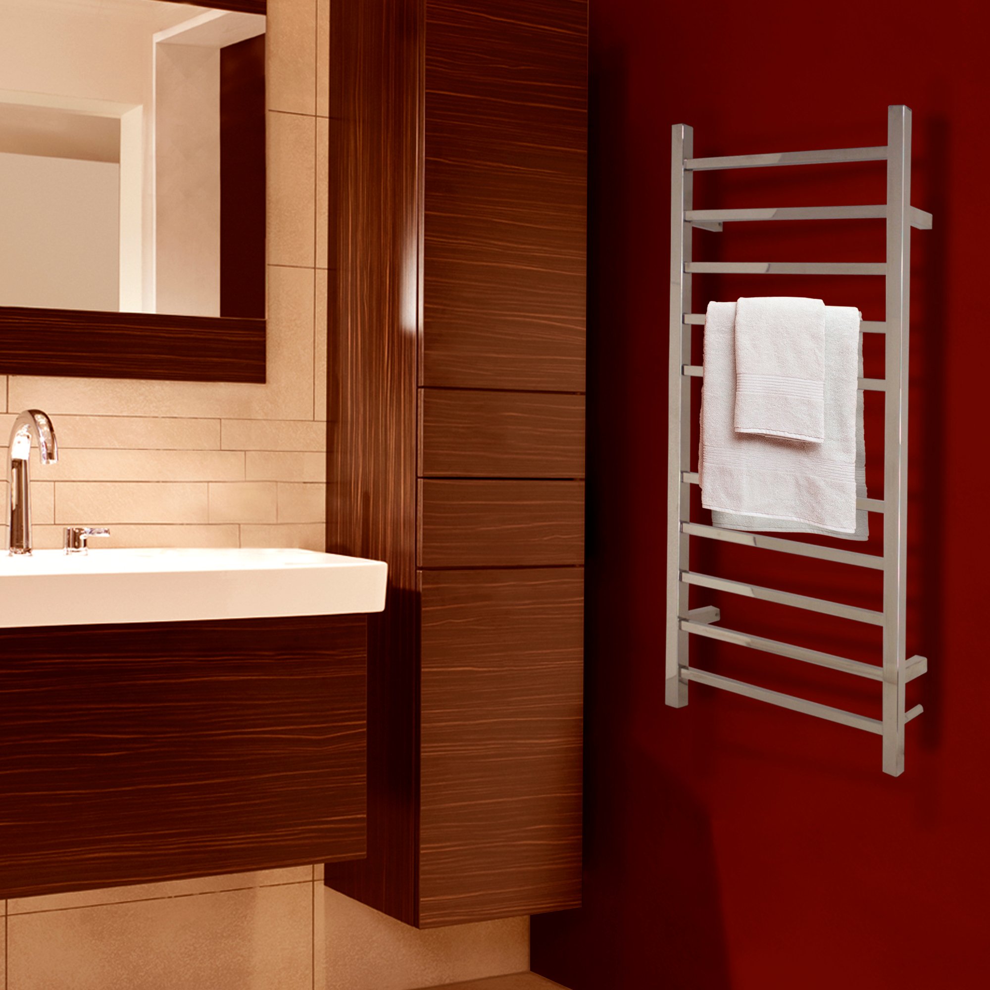 Bathroom luxury with a Metropolitan towel warmer