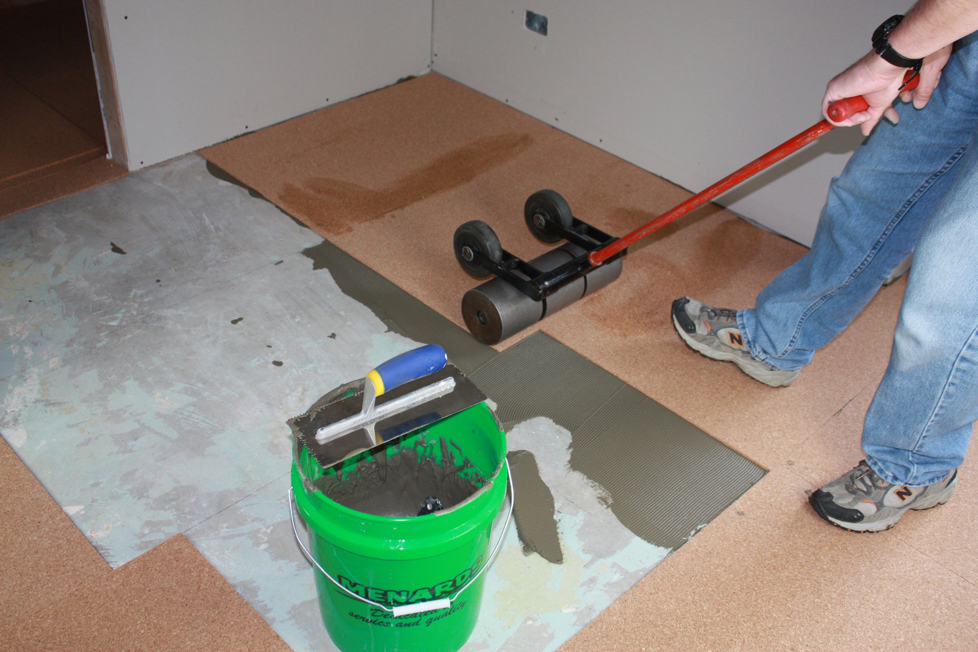 Cork underlayment installation with tempzone flex roll and thinset