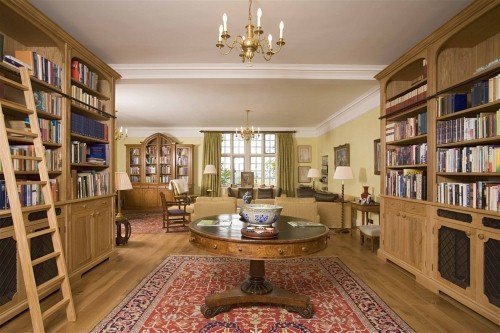 Designing a comfortable, functional home library