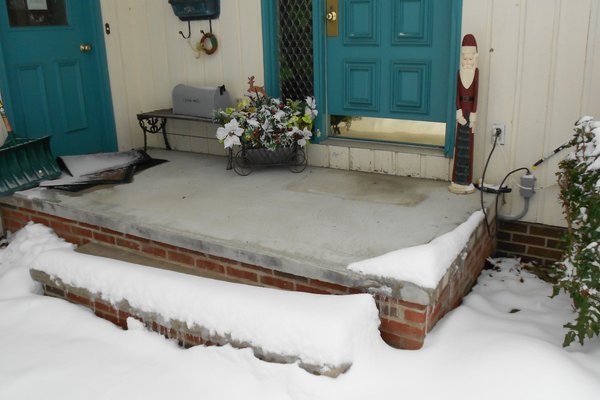 Front Porch - Snow Covered - Bert Tomon