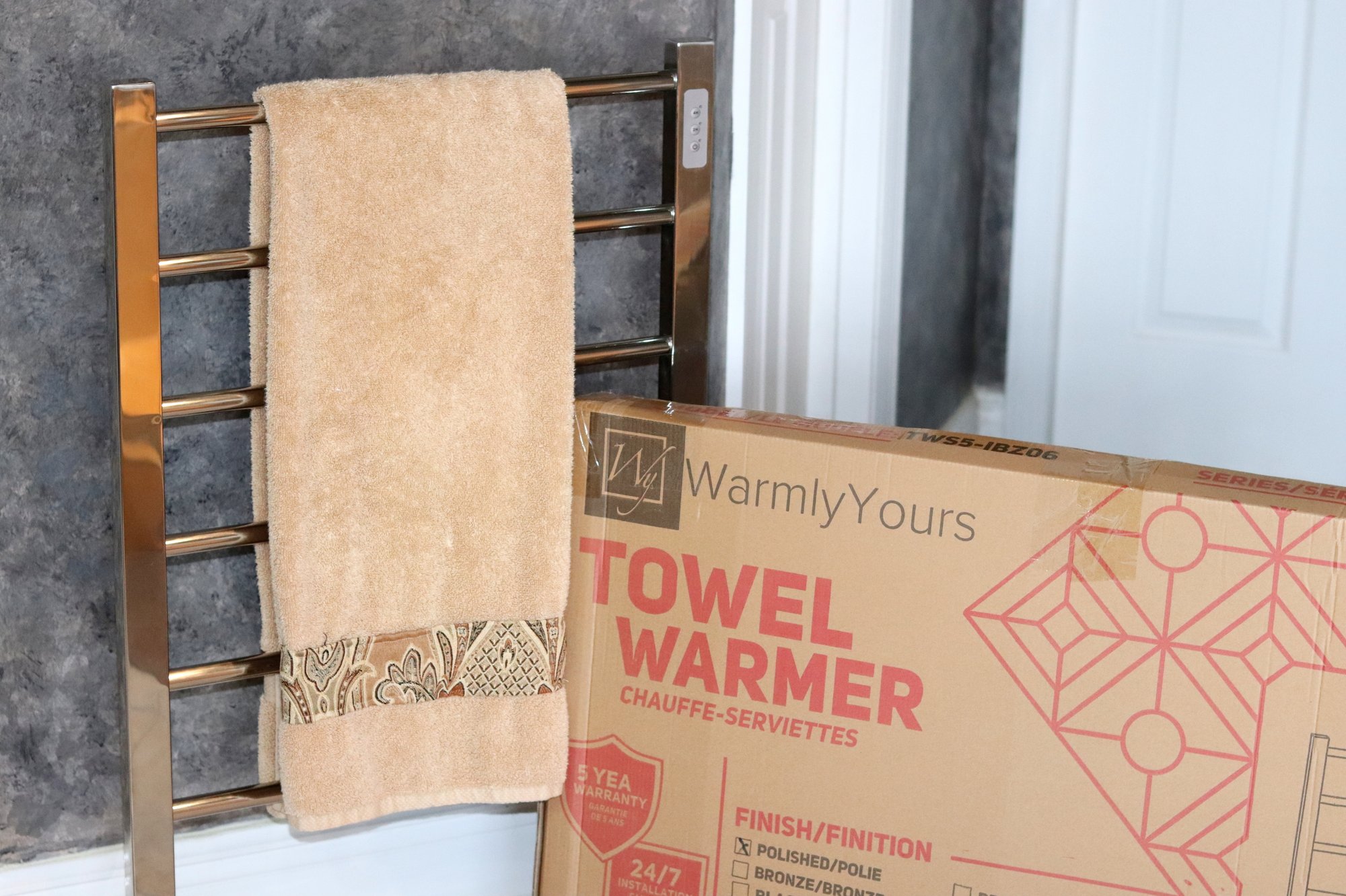 Ibiza towel warmer with box