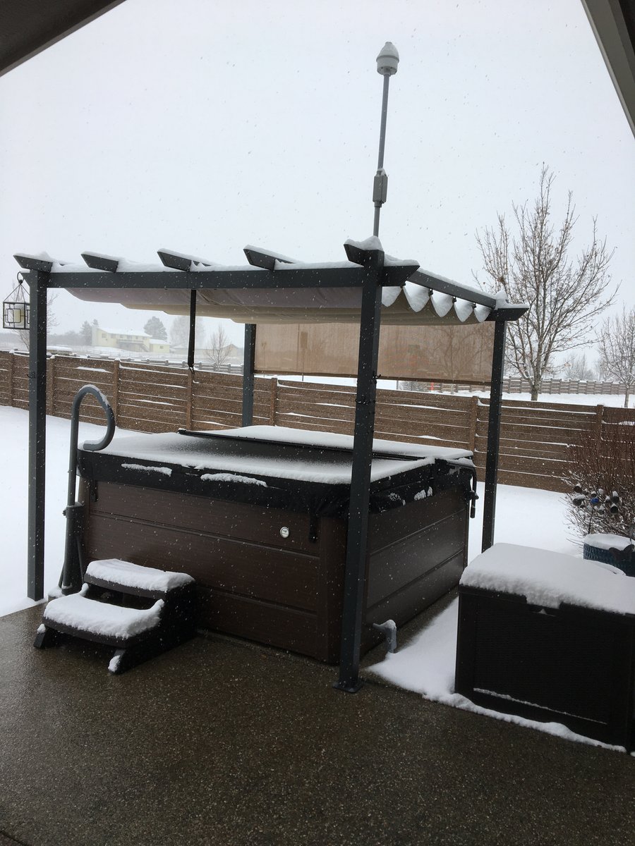 Snow melt Path for Jacuzzi in winter (3)