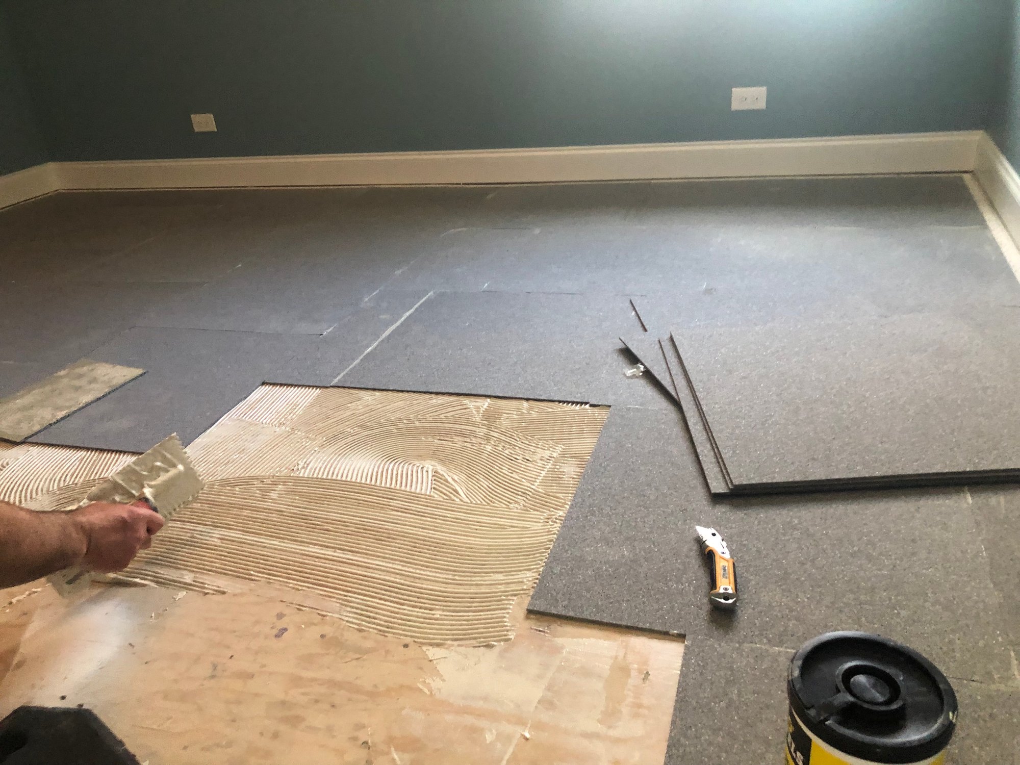 Thermalsheet installation for heated carpet bedroom smartinstall applying thinset