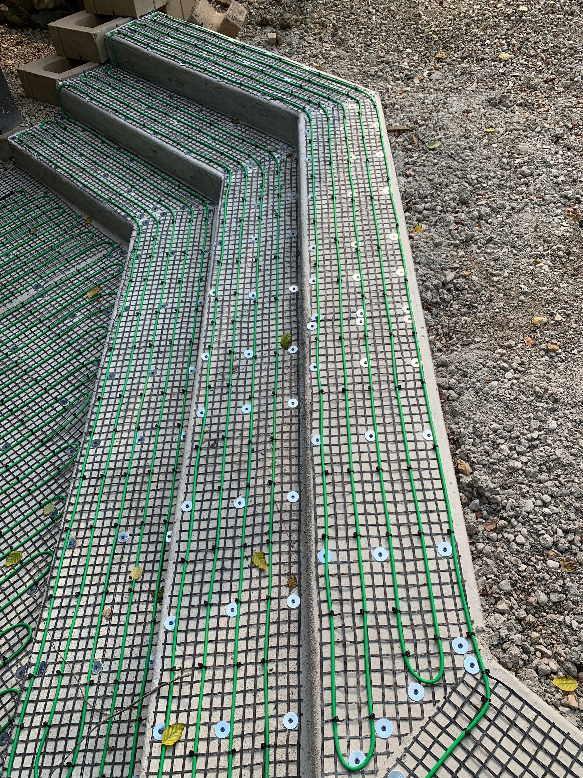 smartinstall of Walkway steps and entryway with snow melting system for outdoor tile pavers (10)