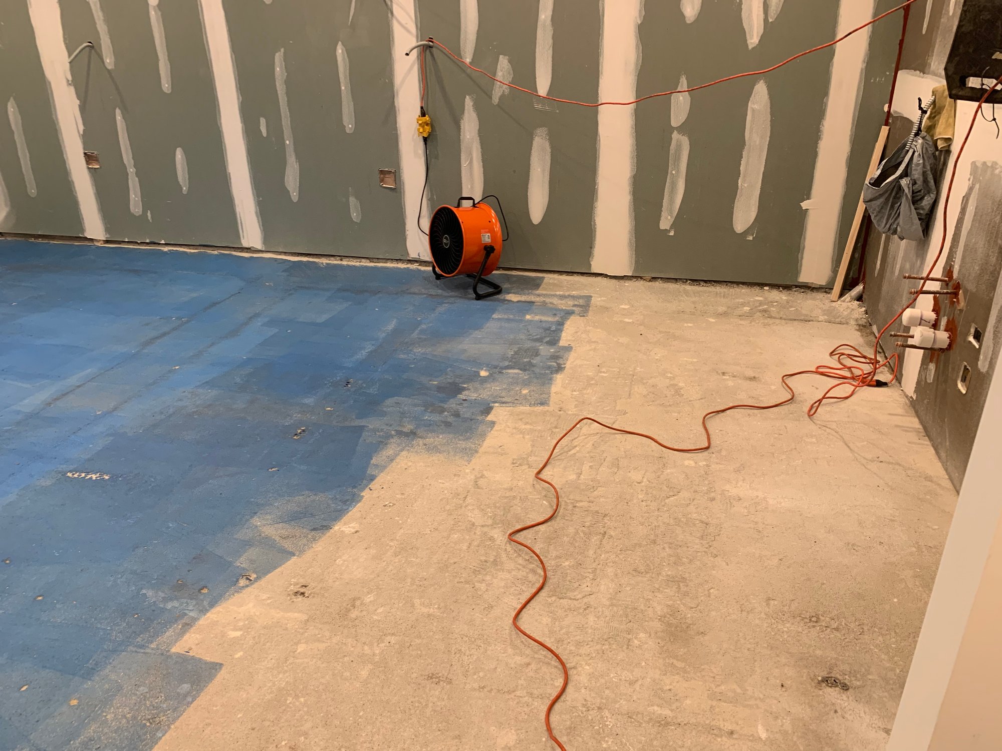 SmartInstall for Kitchen & Foyer with floor heating cable before shot