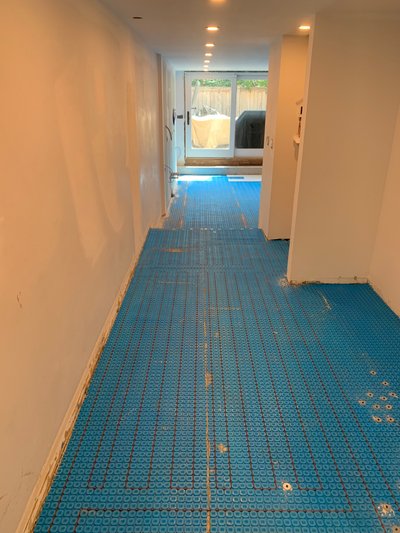Welcoming Warmth for a Grand Entryway in Chicago, IL
