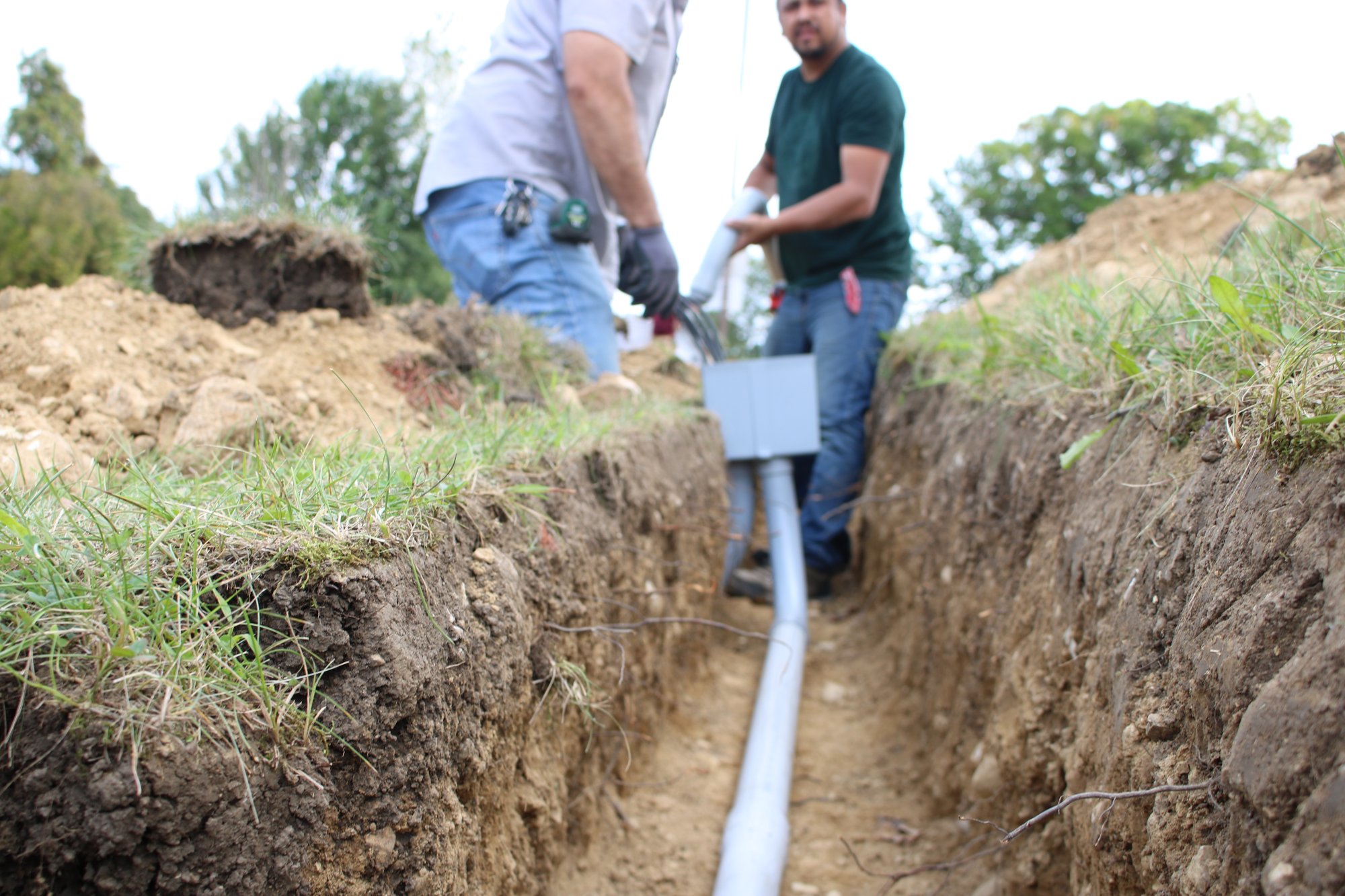 Wiring and installing conduit for snow melt smartinstall at jain society temple (29)
