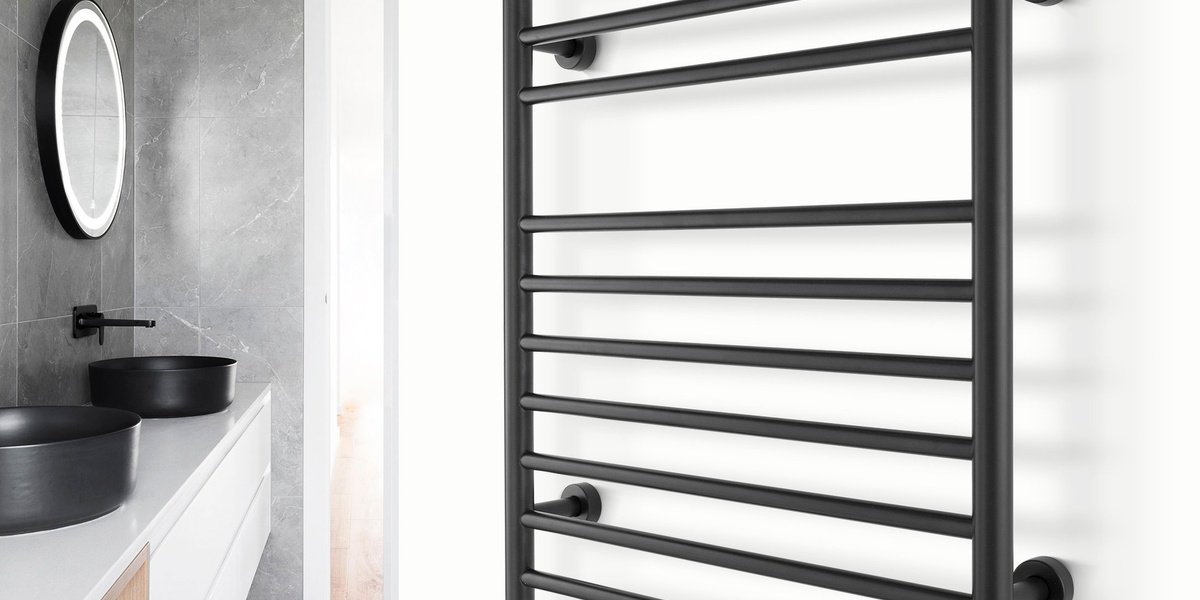 Infinity Black Dual Connect Angle Lifestyle with plug