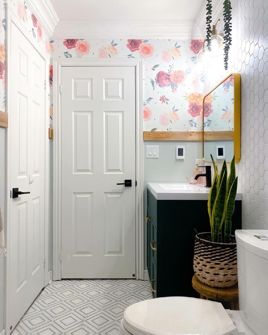 Girls' Bathroom with Floor Heating Showcase in Oakville, ON. 33 sq. ft