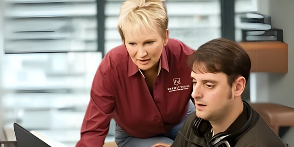 Julia Billen working with Customer Support