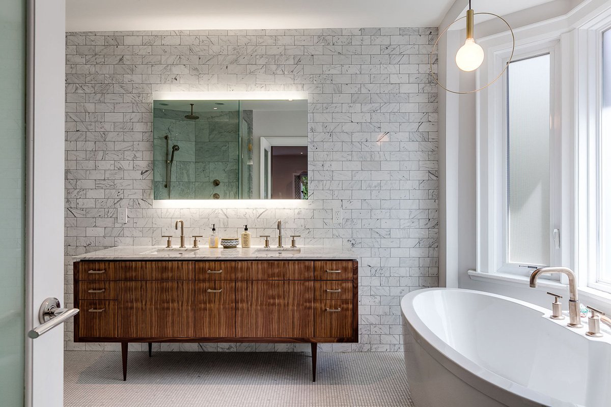 Kelly LED Mirror Lifestyle in Bathroom