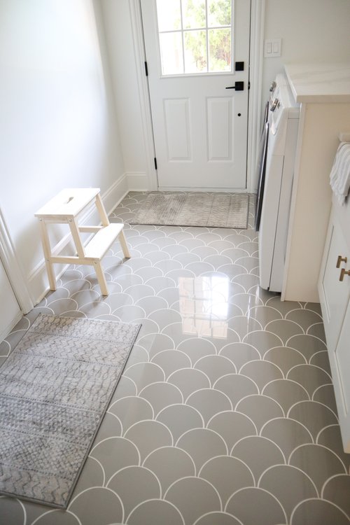 Laundry room with heated tile floor OAK LAWN, IL