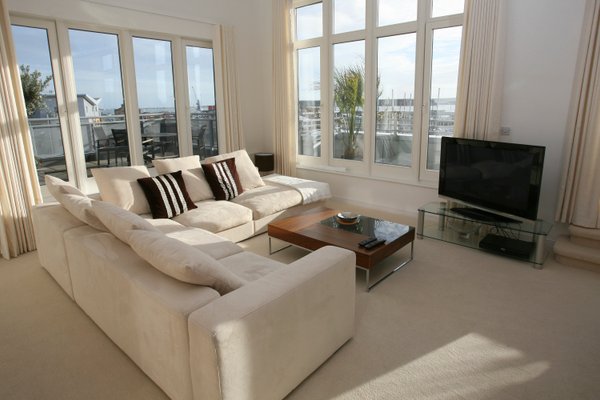 Living Room Lifestyle w/carpet