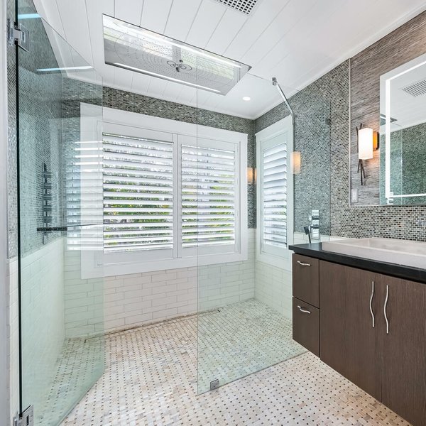 Curbless shower in a bathroom