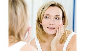 mirror defogger for beauty routine with woman