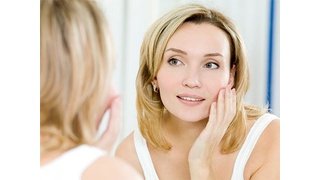 mirror defogger for beauty routine with woman