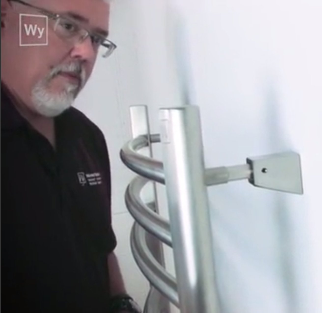 Mounting a towel warmer