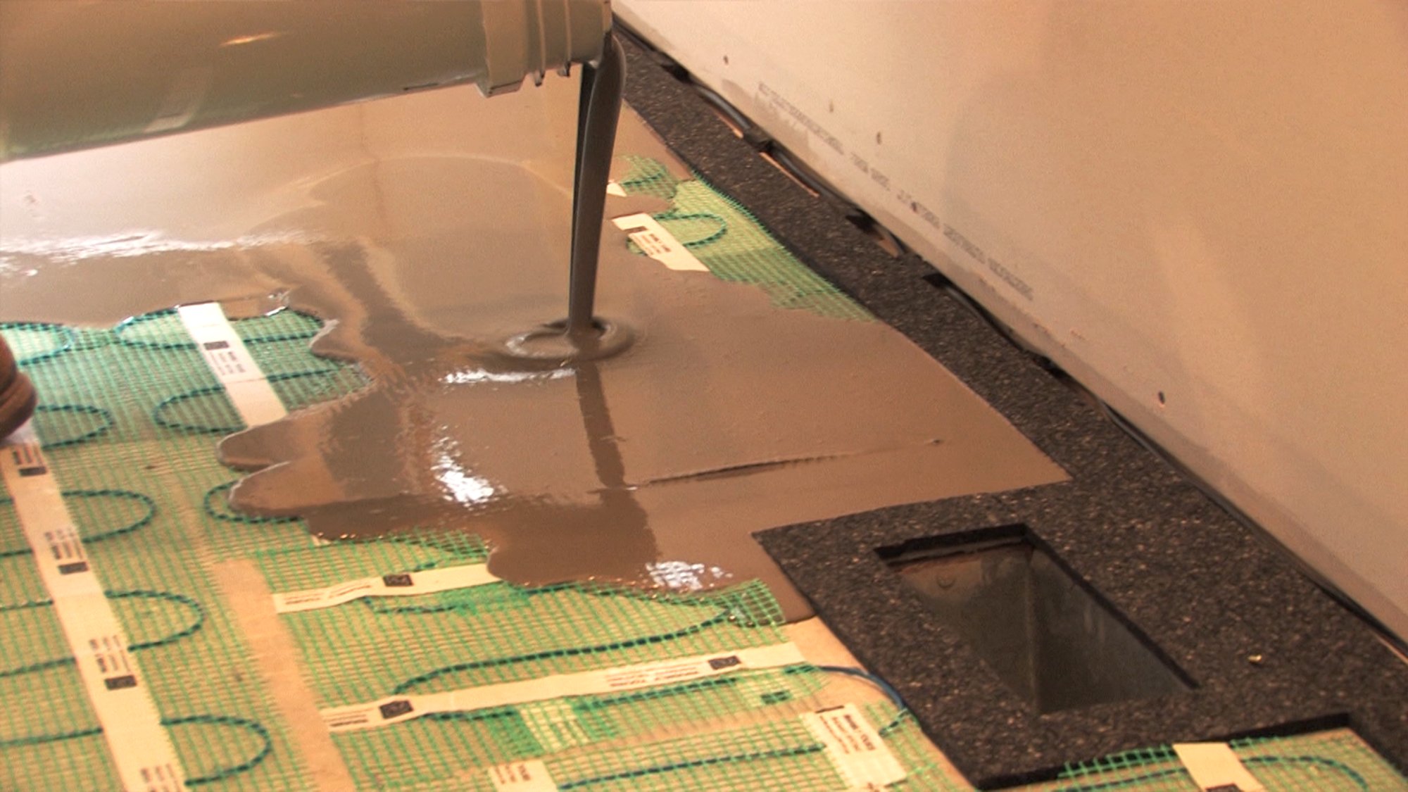 Pouring self leveling cement for Floor Heating Mat Installation