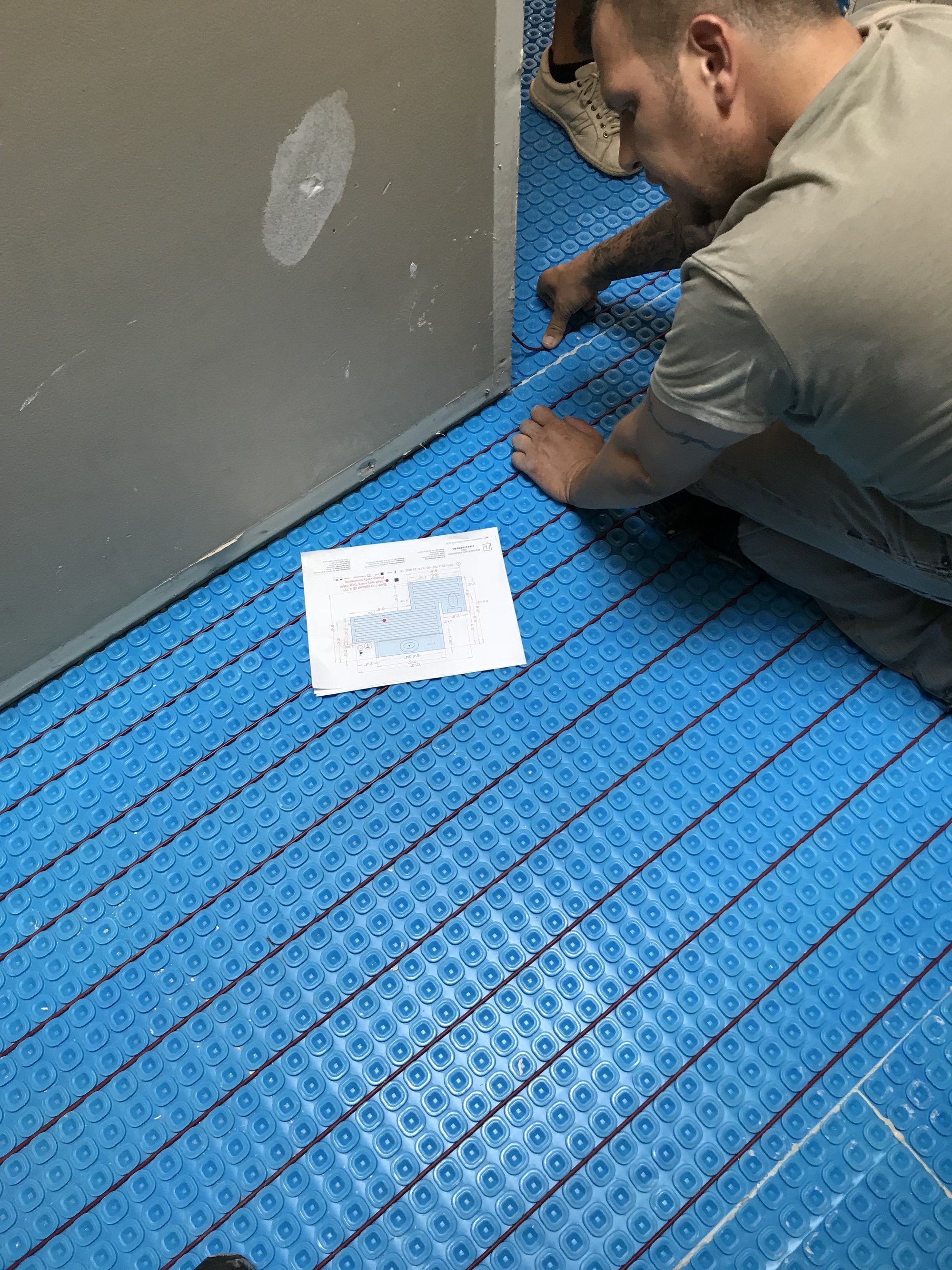 Prodeso Uncoupling Membrane Installation for Heated Tile Floors in Bathroom with smartplan