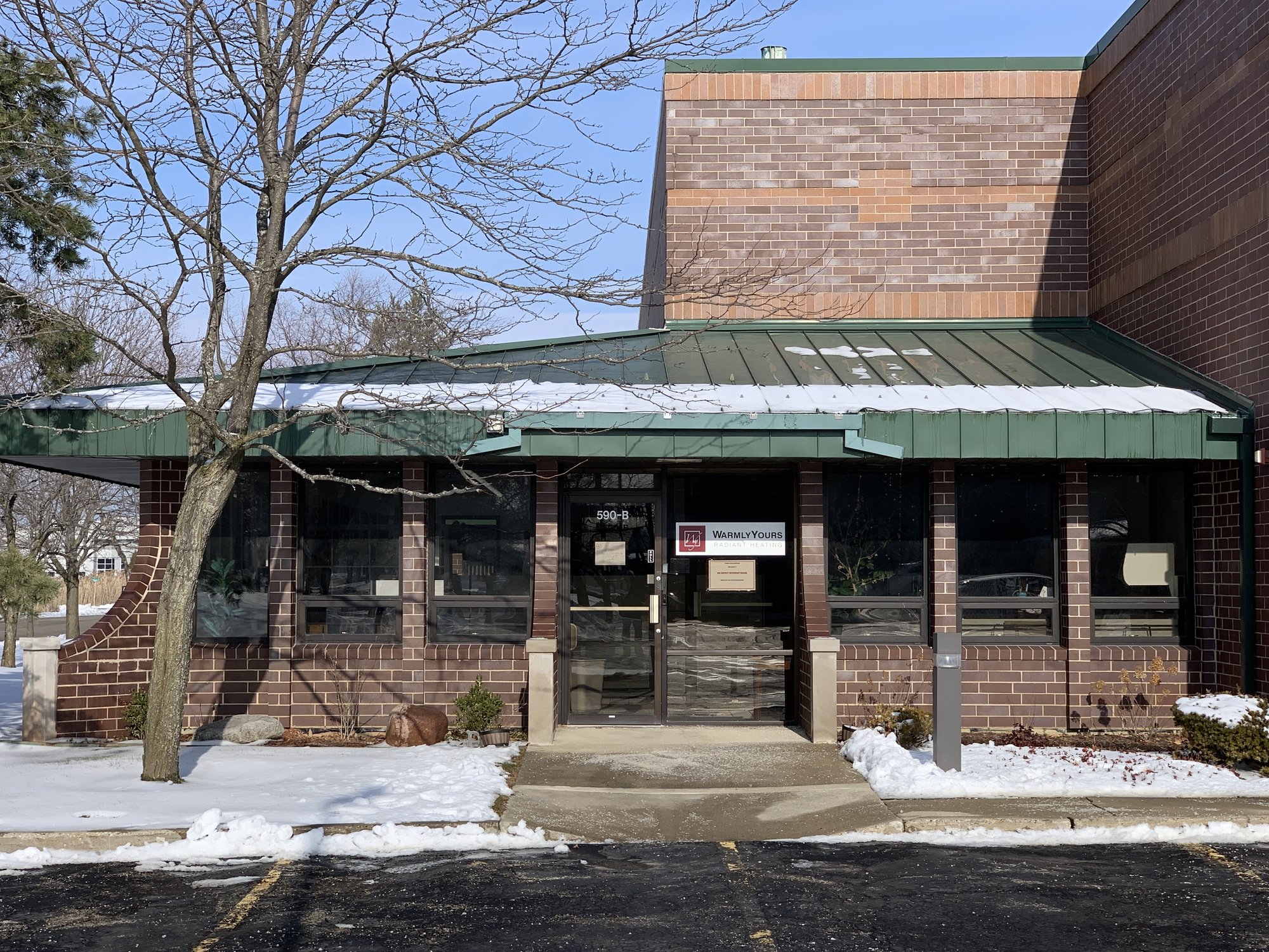 Roof and gutter installation with constant wattage during winter at warmlyyours office