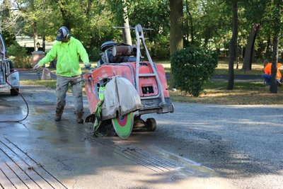 Saw cutting lines