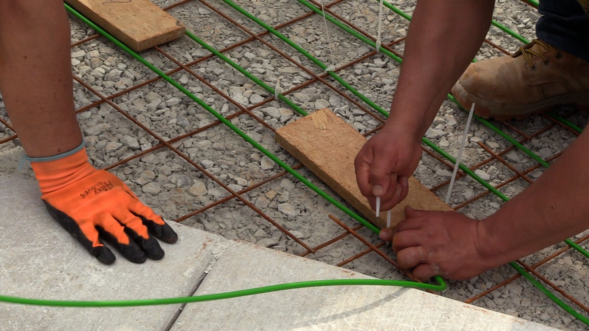 Snow Melt SmartInstall for Heated Driveway zip tie cables MELROSE PARK, IL
