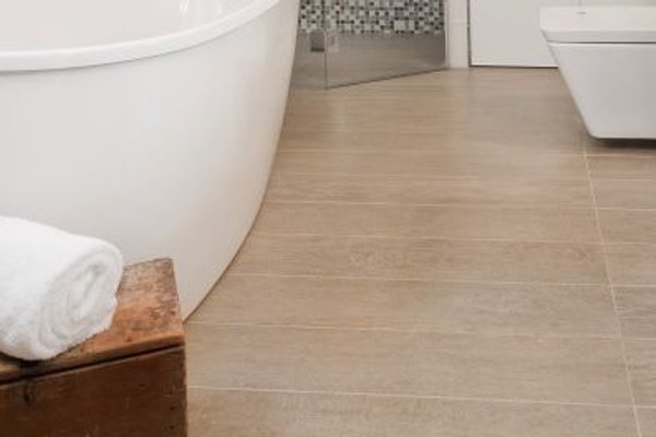 Spa Bathroom Lifestyle Floor Heating Banner