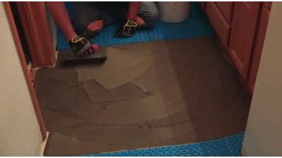 Spreading thinset under Prodeso