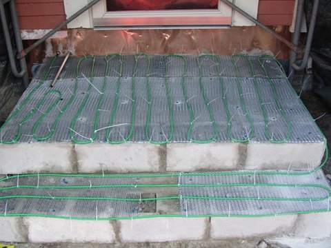 Start Laying Out Snow Melting Cables for Outdoor Stairs Step 3: Laying out cables