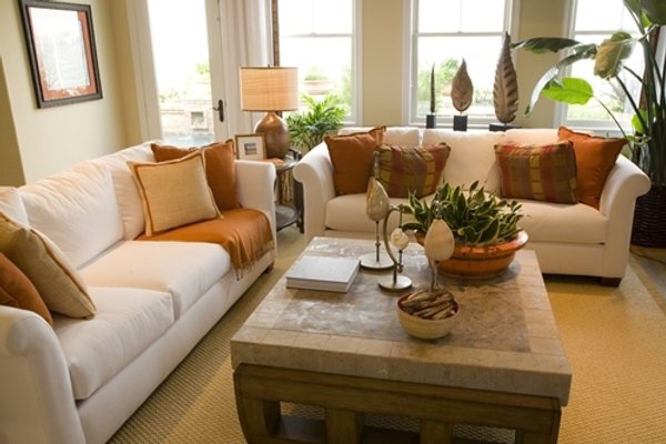 Warm-Living-Room-with-carpet