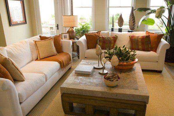Warm-Living-Room-with-carpet