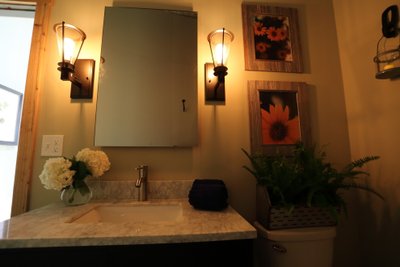  Silent Style: The Radiant Mirror That Solved a Kansas Bathroom's Heating Dilemma