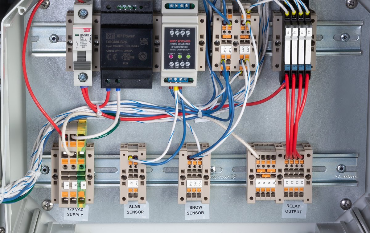 ZoneBraker Multi-Zone Snow Melting Controller Right Inside Panel Close UP
