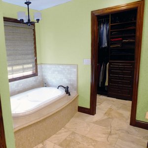 Travertine Tub in Master Bath Suite