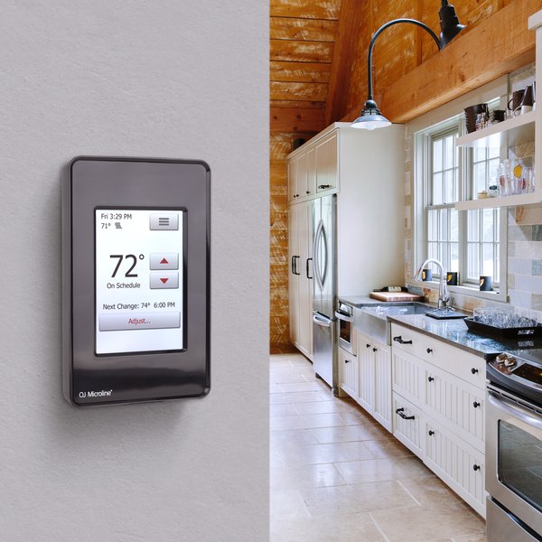 UDG4-4999-B Black Thermostat Lifestyle